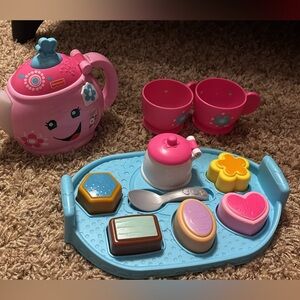 Fisher-Price Laugh & Learn Sweet Manners Tea Set.